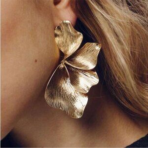 New! Zara Gold Leaf Statement Earrings NWOT